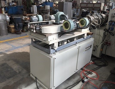 Molding machine Molding machine